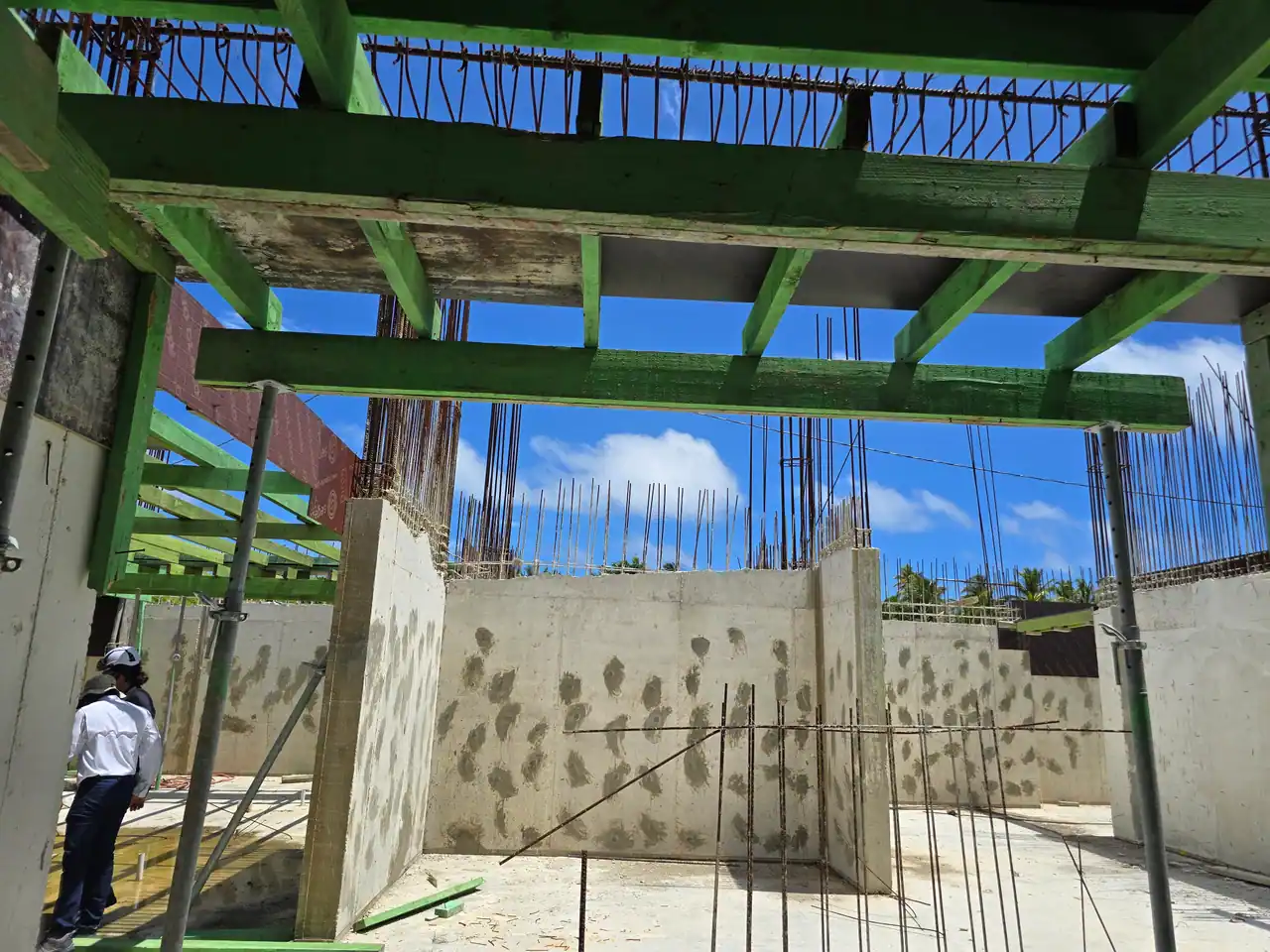 Estructura y encofrado de gran altura en obra — Lopesan Costa Bávaro